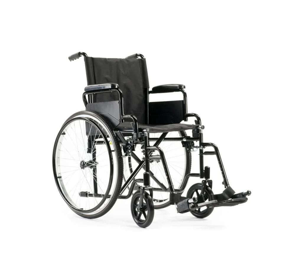 Multimotion M1 rolstoel met zitbreedte 45 cm - voorzijde schuin