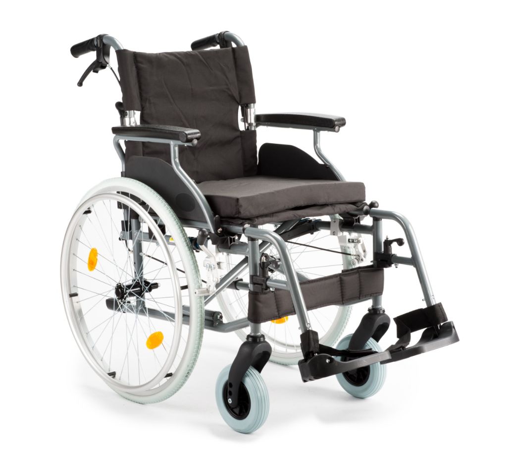 MultiMotion M5 rolstoel - 50 cm zitbreedte (vooraanzicht)