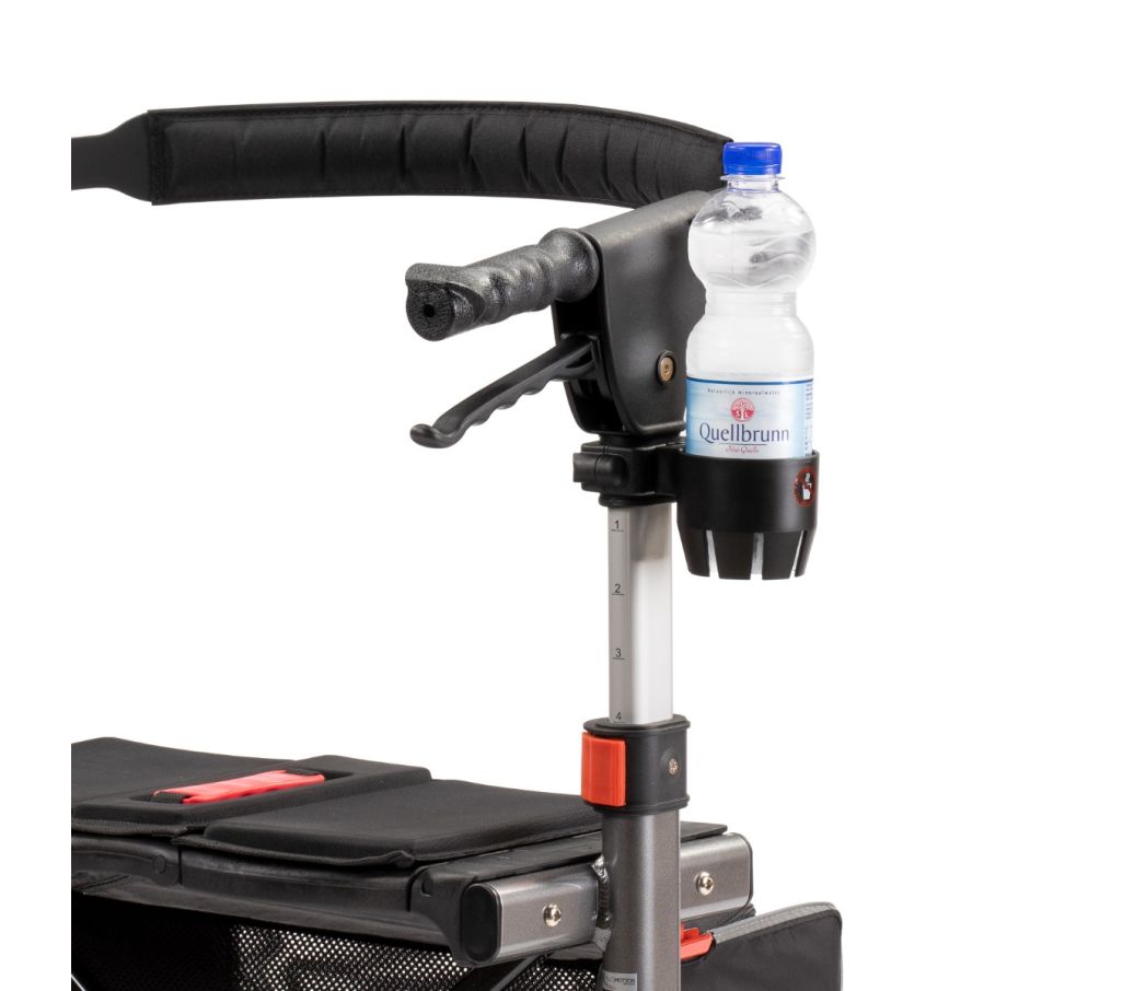 MultiMotion bekerhouder – Voor Trollimaster RA60 rollator (gemonteerd aan een rollator met een flesje water in de houder)
